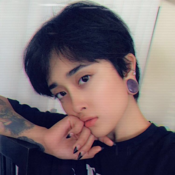 Meet your Posher, Julia - Picture 1 of 1